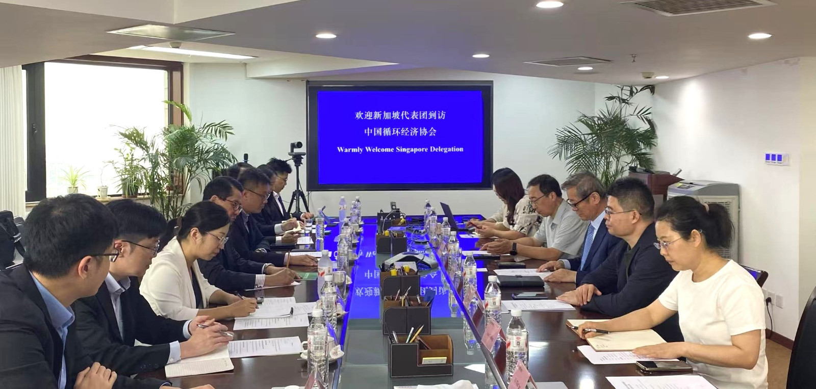 1752737468230035.jpg 新加坡政府代表團(tuán).jpg